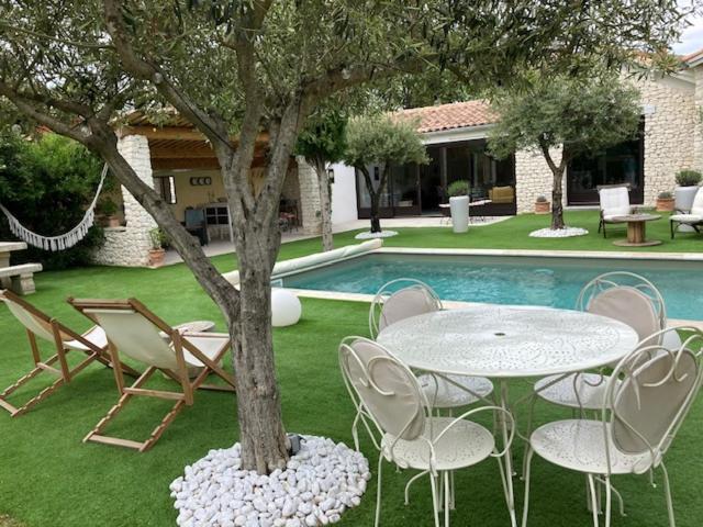 La Maison 1440 LʼIsle-sur-la-Sorgue Extérieur photo